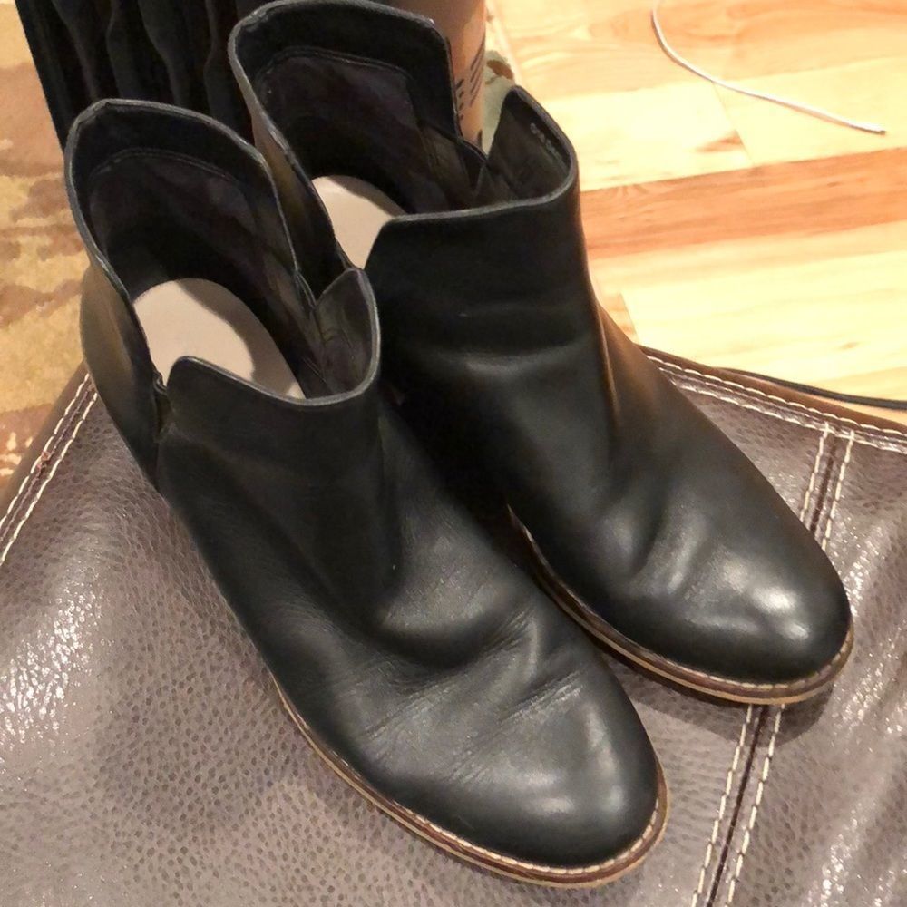 Cole haan 6 1/2 ankle Bootie Stretchable slip on